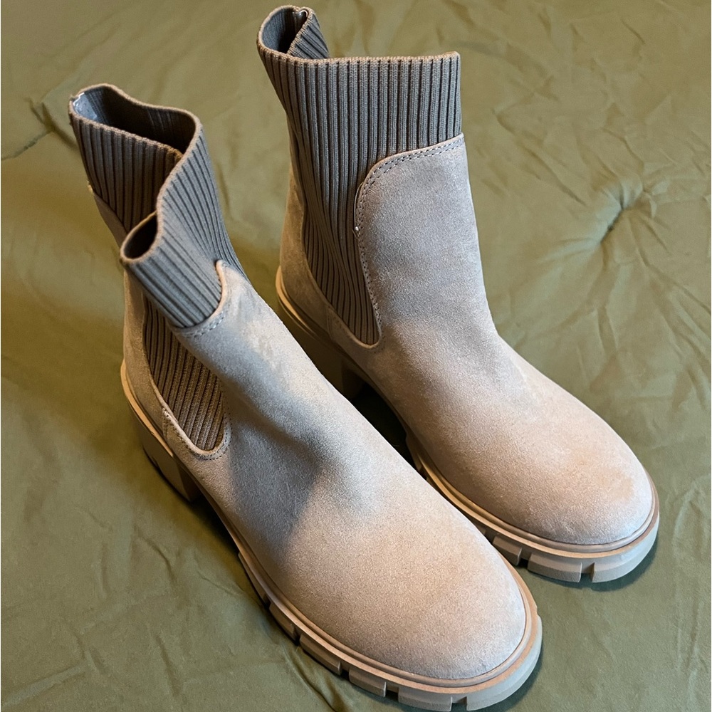 SINCERELY JULES TAN BOOTS, NEW NO TAGS, SIZE 8